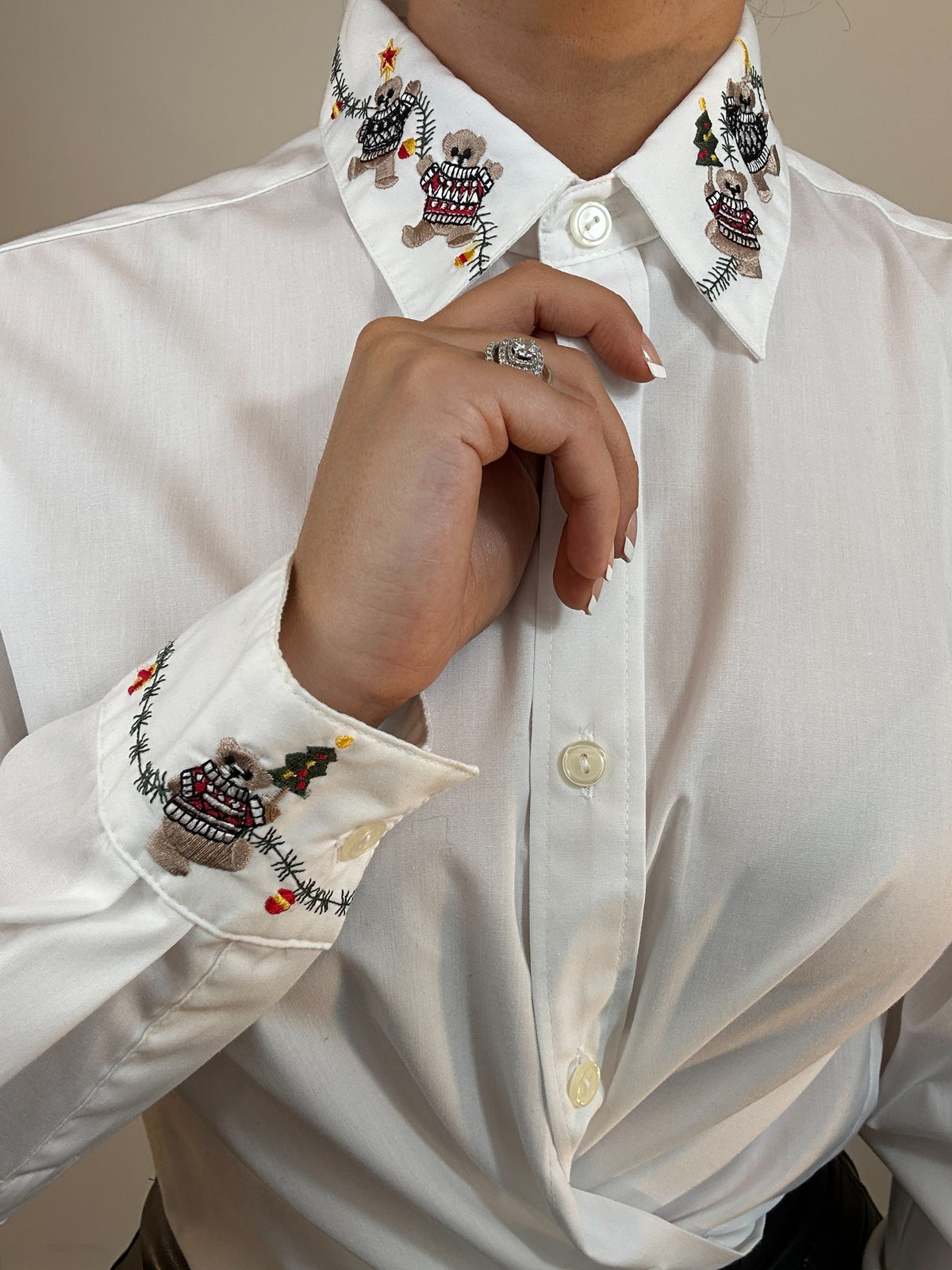 Vintage Yves St. Clair Petites Teddy Bear Christmas Collar White Button Down Shirt Top